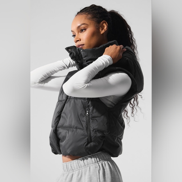 Alo Yoga Gold Rush Puffer Vest - Picture 1 of 5